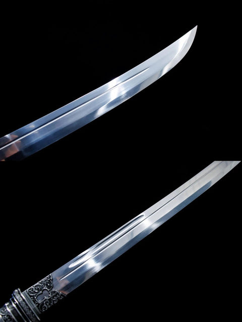 Close-up of blade from Xiuchun Dao Chinese Sabre Hand Forged Manganese Steel With Teak Wood Scabbard And Textured Alloy Fittings