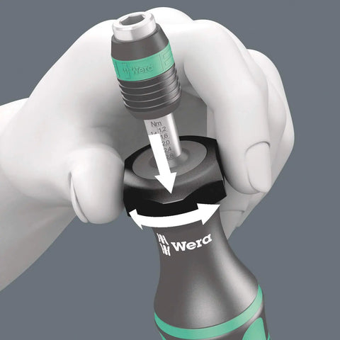 Kraftform Torque Screwdriver Set With Rapidaptor Bitholder in hand showing adjustable torque setting, 0.3-6.0 Nm, for precision work.