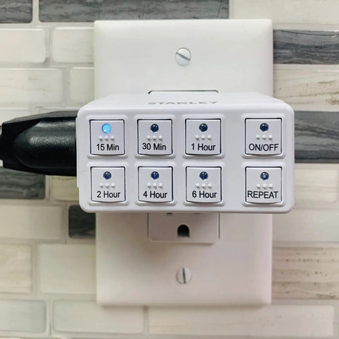 Front view of TimerMax Indoor Countdown Timer With One Outlet Six Handy Presets Like 15 Min 30 Min 1 Hr 2 Hr 4 Hr 6 Hr Auto Repeat Each Day Manual On Off Auto Shut Off Great For Daily Routines, plugged in showing presets.