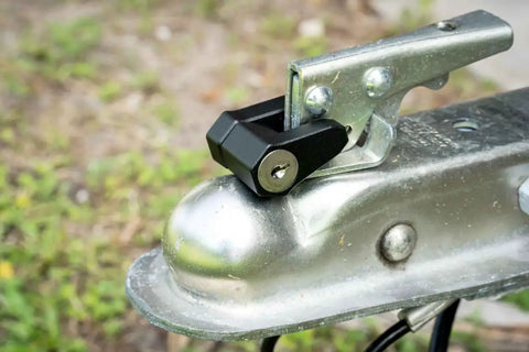Heavy Duty Trailer Latch Lock With Two Matching Keys Solid Black Anti Theft Hitch Security For Trailers Rv Haulers And Tow Trucks Lock That Rig Down Tonight