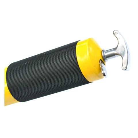 Close-up of handle on Heavy Duty Manual Grease Gun Hand Operated Oiling Tool With 10000 PSI Pump And 10 Inch Flex Hose Industrial Grade