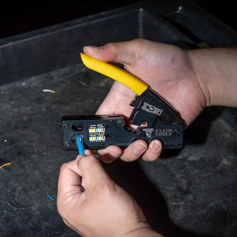 Go To Compact Ratcheting Data Cable Crimper Wire Stripper Cutter For CAT3 CAT5e CAT6 RJ45 RJ11 RJ12 Connectors in use