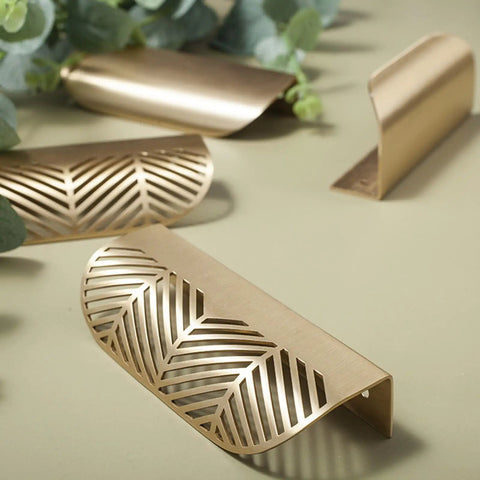 Brushed Brass Furniture Handles Leaf Shape Cabinet Door Pulls For Kitchen And Drawer Wood And Metal Cabinets Hidden Installation