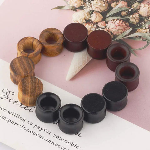 Wood Ear Tunnels Set Of 12 Pairs Dope 00 Gauge 10mm Wooden Gauges Natural Black Brown Vintage Flesh Plugs Displayed