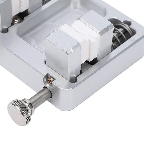 Close-up view of Heavy Duty Soldering Clamp with Slip Free Ceramic Jaws And Adjustable Wire Welding Fixture featuring 11mm opening.