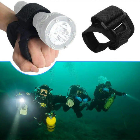 Waterproof Diving Flashlight Arm Strap And Wrist Holster With Universal Adjustable Soft Mount Neoprene Glove Mount, divers using flashlight underwater