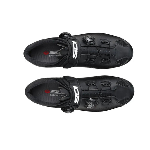 Top view of men's black trainers for everyday comfort and street ready style, lightweight durable sneakers with cushioned insole, EU sizes 41-45.