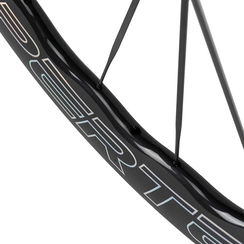 Close-up of Carbon Disc Brake Wheelset For Road Bikes Tubeless UD Glossy Finish 50CU-28-CC rim and spokes detail.