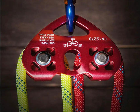 Heavy Duty Zip Line Trolley Pulley With Bearings And Stainless Steel Sheaves For Mountaineering And Rock Climbing 30 kN Load Capacity