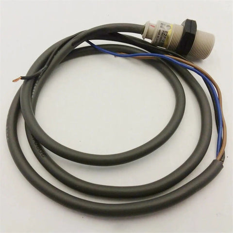 E2F-X5E1 Proximity Sensor Capacitive Sensor, 1 Piece Module with wire for non-contact detection, industrial use