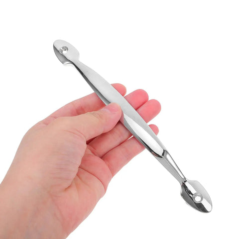 Hand holding 2 Pack Zinc Alloy Cabinet Pull Handles Vintage Door Pulls For Wardrobe And Furniture Bright Chrome Finish 128mm Hole Spacing