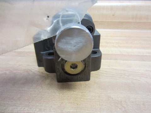 Hydraulic K3 1500 PSI Pressure Regulator Valve Single tank relief with 4-bolt mount visible on wooden surface