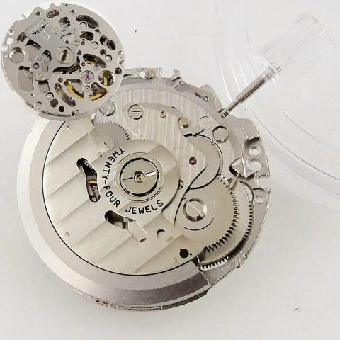 Skeleton Dial Automatic Mechanical Watch Movement With 3 Hands for NH70 NH70A, 21600 BPH, 24 jewels exposed gear detail