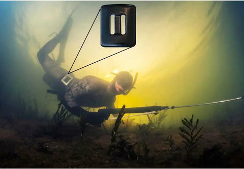 Underwater diver using Dive Belt With Coated Lead Weights And Nylon Belt With Metal Quick Release Buckle For Scuba And Free Diving