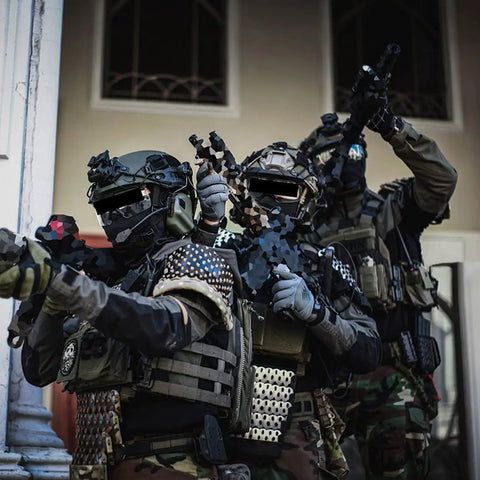 Three figures in tactical gear wearing Samurai Tactical Armor Full Set For Plate Carriers And Chest Rigs, Complete Armor Kit visible.