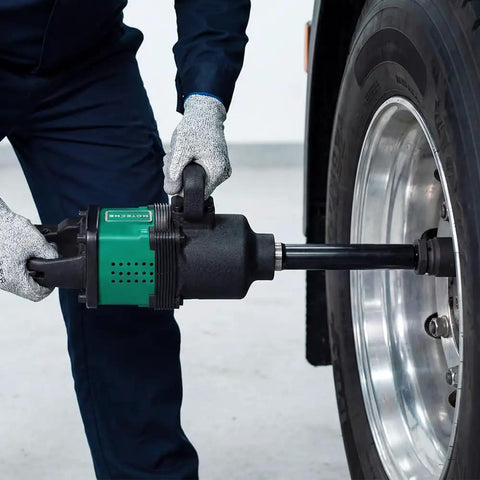 Premium Shop Grade 1 Inch Air Impact Wrench Delivering 4200Nm Of Brutal Torque Operating At 3200Rpm for lug nut removal.