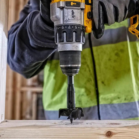 Self Feed Drill Bit 2 Inch With 7/16 Quick Change Shank, Three Hardened Cutting Surfaces drilling into wood