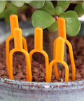 Set Of 100 Plastic Planting Forks For Strawberries And Grapevines, 65mm Grape Press, orange vine tendril supports in soil