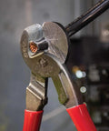 Beefy 9-Inch High Leverage Cable Cutter For Aluminum Copper And 100-Pair Communications Cable Made In USA in use cutting wire.