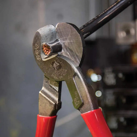 Beefy 9-Inch High Leverage Cable Cutter For Aluminum Copper And 100-Pair Communications Cable Made In USA in use cutting wire.