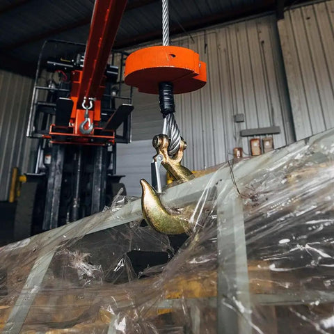 Heavy Duty Fork Mounted Jib Crane With Electric Winch Pivoting Telescopic Boom Extends To 138 Inches wireless hook lifting load.