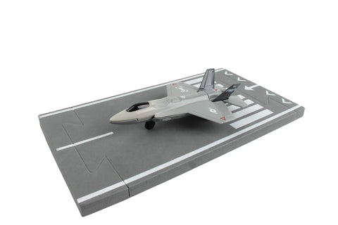 Runway24 Joint Strike Fighter Vehicle Toy Built for Action on runway display, realistic diecast military jet model for collectors.
