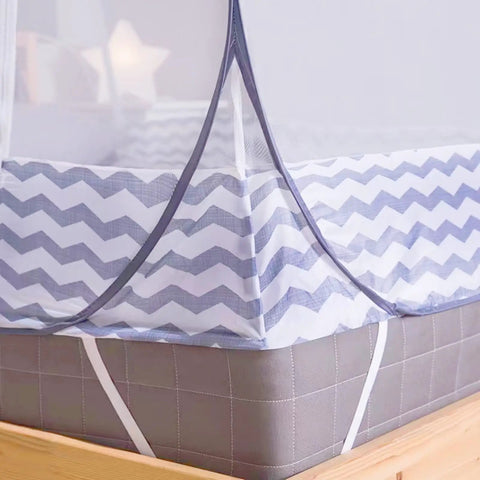 Close-up of Pop Up Mosquito Net For Bed With Bottom Fit Twin Full Queen And King Size Beds Foldable Bug Netting easy assembly.