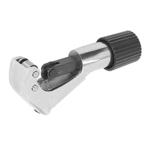 Close-up of Heavy Duty Wire Stripper Cutter For 4 To 28mm Cables With Transverse Cutting Tool Built Tough From Electroplated Alloy