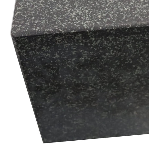 Granite surface plate, 18 in x 12 in x 3 in, Grade B, ledge 0, corner edge close-up