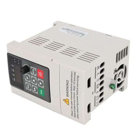 Three Phase Output VFD for Spindle Motors, 0.75KW 110V In, 7A Single Phase to Three Phase Frequency Inverter front view