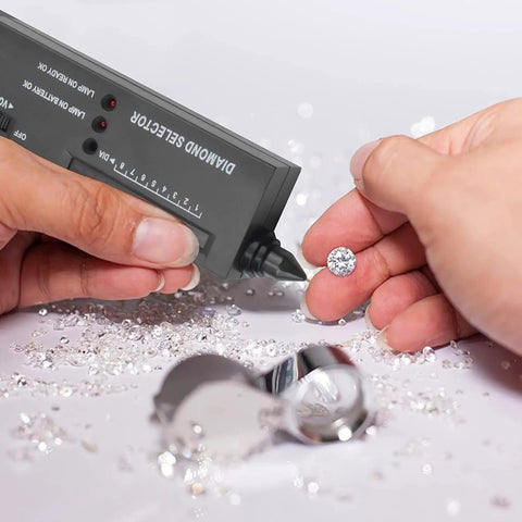 High Accuracy Diamond Tester Pen With LCD Display And LED Indicator, Pro Grade Diamond Selector For Pros And Hobbyists, Quickly Detect Real Diamonds With Green Light Signal, Battery Powered 9V, Eco Friendly And Easy To Use, testing loose stones