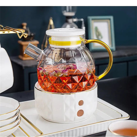 800 Ml Portable Electric Kettle For Car And Truck Rides Quick Boil Vacuum Insulated Water Heater maintains temperature with floral tea.