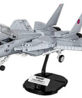 Top Gun F 14A Tomcat Fighter Plane Build Set 1 48 Scale 754 Piece Kit With Maverick And Goose Figures on display stand