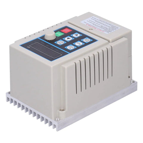 750W 110V Single Phase To 3 Phase VFD Inverter Frequency Converter With 50 to 60Hz Output front view