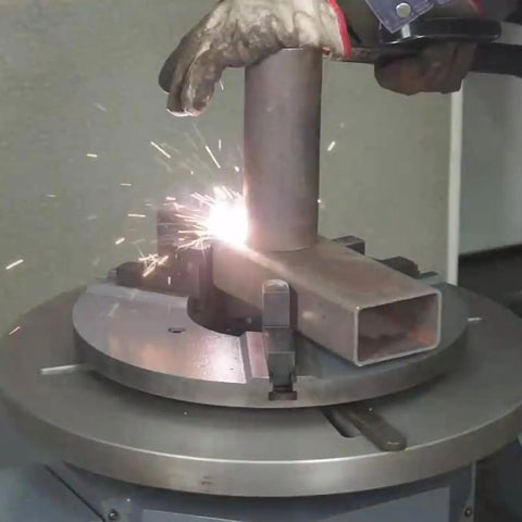 Self Centering 3 Jaw Chuck For Welding Positioner WP 220 Rock Solid Hold On Irregular Parts Stable Setup Easy Adjustment Vibration Resistant Built For Quick No Fuss Machining gripping square tube while welding