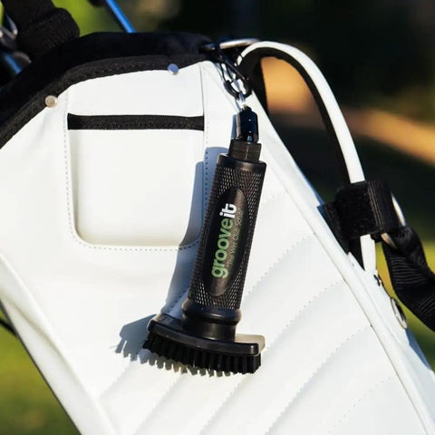 Wet Club Scrub Golf Water Brush With Anti Leak Design Magnetic Nylon Bristle Head on golf bag