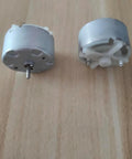Two Electric Micro Motors 3V 2700 RPM, 32x19mm size, front and back view showing metal housing and 8x2mm shaft
