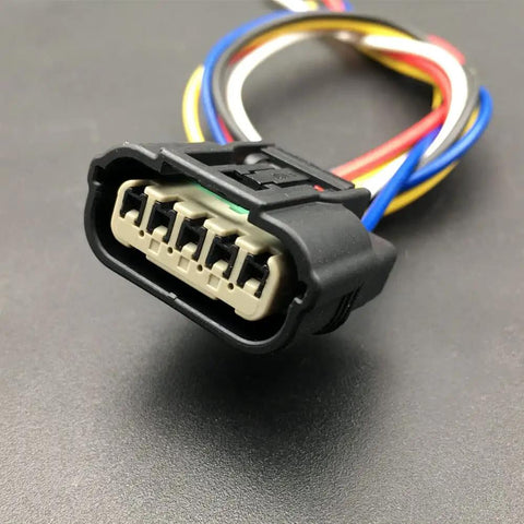 Close-up of a Five Way Harness Connector Plug for Honda Civic 1.5L Turbo Wastegate Actuator Black Fits 2016 2019 Civic Replacement Five Way Socket 49373-07012 49373-07011