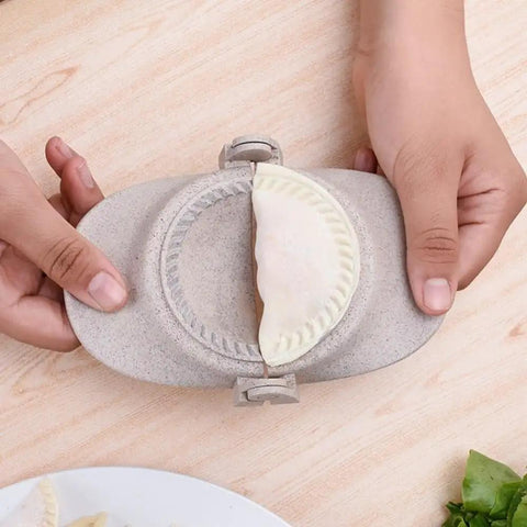 Hassle Free Wheat Straw Dumpling Press three sizes showing a homemade ravioli being pressed, lightweight foldable kitchen gadget.