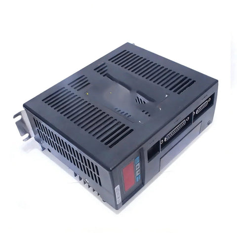 AC servo drive 90ST-M04025, 220V 1000W, black enclosure with red display and DB connector ports