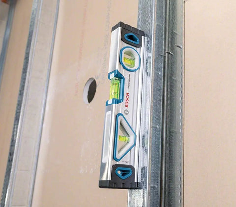 Kickass 10 Inch Precision Spirit Level Featuring Hella Strong Magnets Compact Fit For Fast Layouts Ultra Readable Vials Perfect Handle For Gritty Professionals And Street Smart DIYers Seeking Reliable Accuracy