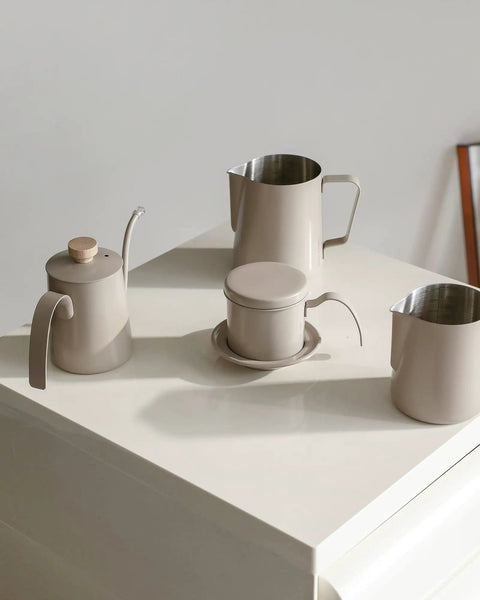 Beige Stainless Steel Milk Frothing Pitcher With 14oz And 20oz Capacity For Latte Art and Espresso Steam Pouring Precision Barista Grade Milk Pitcher