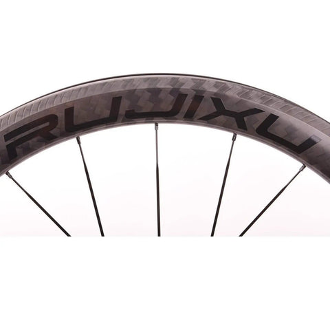 Ultralight Carbon Fiber Road Bike Wheelset With Ceramic Bearings And V Brake Front And Rear For Roadies close-up of rim design
