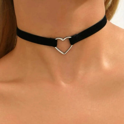Adjustable Layered Black Necklace For Women With Sleek Dual Chain Design And Polished Alloy Pendant That Brings Fresh Gothic Vibes To Any Fit While Serving As A Daily Statement Piece Or Trendy Gift Idea.