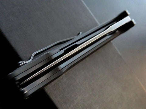Side view of a Folding Knife With D2 Blade And G10 Handle, Durable Everyday Carry Pocket Knife For Survival, Outdoor Camping