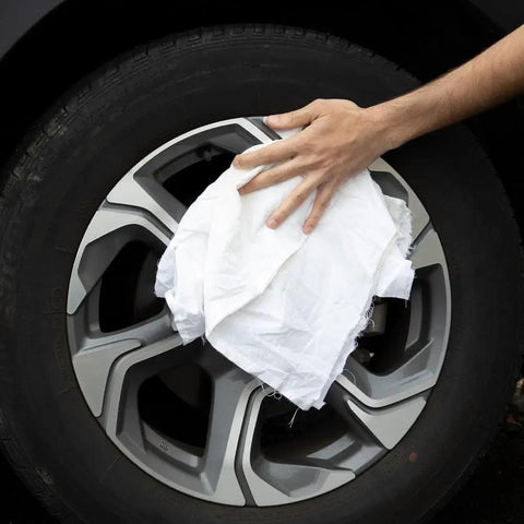 Reclaimed White Cotton Shop Rags 25 Lb Box, 18 Inch Towels, Bulk Cleaning Towels for Dusting Polishing Staining, Garage Or Workshop Use, 75 to 125 Towels used to clean car wheel