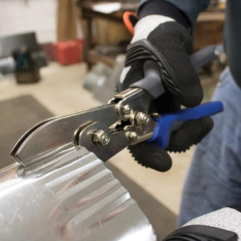Five blade ductwork crimper for precision indentations on metal pipe during HVAC installation