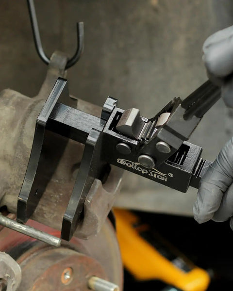Heavy Duty Brake Caliper Compression Tool With Trapezoidal Push Plate for piston calipers and pad spreader in use