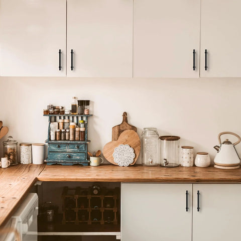 Modern kitchen cabinets with 30 Pack Matte Black 5 Inch Cabinet Pulls With Square Base For Kitchen Cabinets And Cupboards installed.
