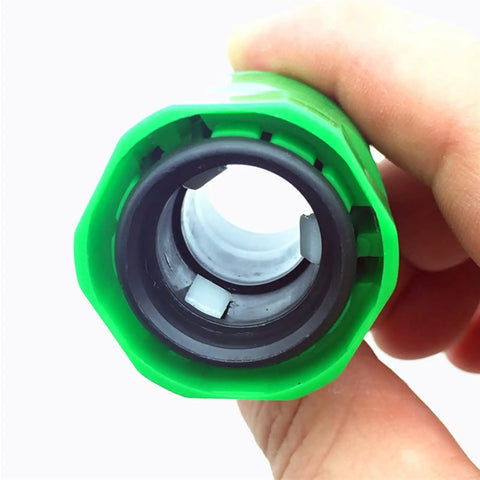 100 Pack 3/4 Inch Garden Drip Irrigation Quick Connect Fittings And Adapters, Male Quick Connects, 16mm Seal Hose Fittings held in hand
